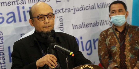 Istri Dampingi Novel Baswedan di Hari Terakhir ke KPK: Saya Jemput dengan Bangga - Vimarsana News