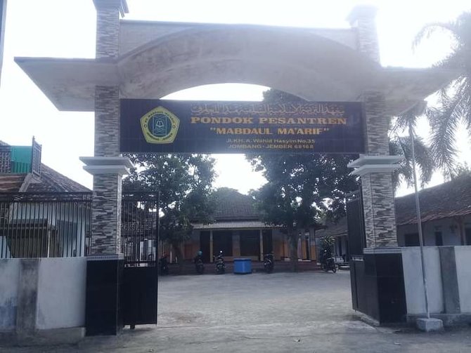 kh syafawi ahmad basyir pengasuh ponpes madaf jember
