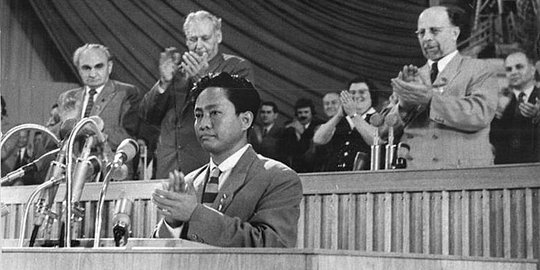 Pertemuan Panas DN Aidit dan Aidid di Alun-Alun Malang