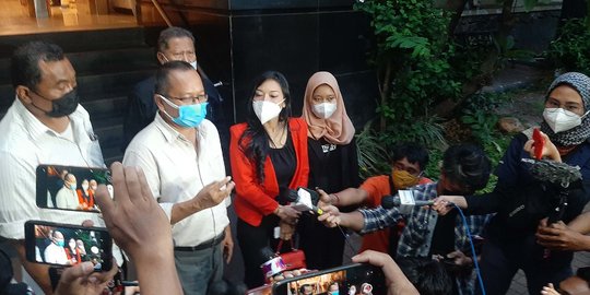 Polisi Periksa Pelapor Dugaan Penipuan Anak Nia Daniaty dan Serahkan 3 Bukti