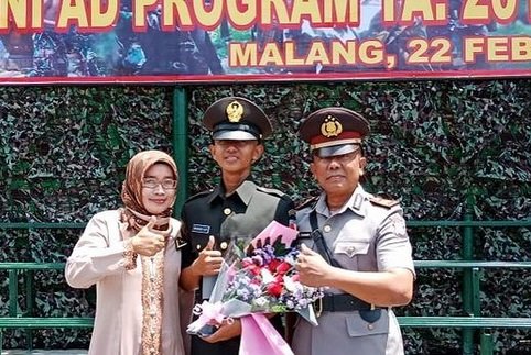 keluarga berprofesi sebagai abdi negara