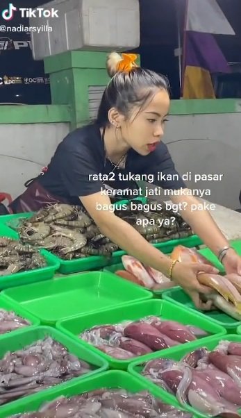 viral pedagang ikan cantik