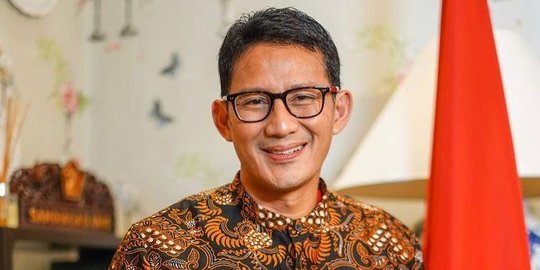 Peringati Hari Batik Nasional, Ini 4 Publik Figur yang Unggah Potret dengan Batik