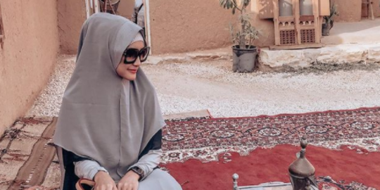 Berperan Antagonis di FTV Kisah Nyata Spesial, Ini Potret Zora Vidyanata Pakai Hijab