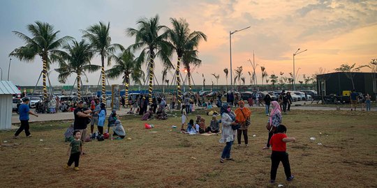 Pelonggaran Tempat Wisata, Pantai Pasir Putih PIK Ramai Wisatawan