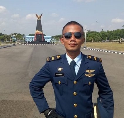 keluarga berprofesi sebagai abdi negara