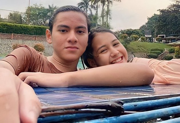 tampil kompak intip 4 potret rey bong dan sandrinna michelle pemain dari jendela smp