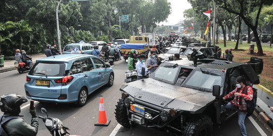 112 Alutsista Meriahkan HUT ke-76 TNI di Depan Istana
