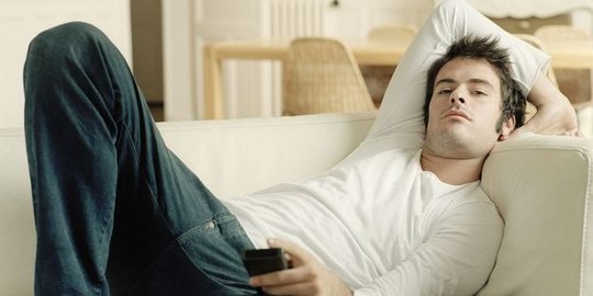 15 Cara Menghilangkan Rasa Malas dengan Cepat, Jangan Memanjakan Diri