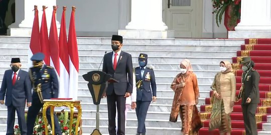 Jokowi Pimpin Upacara Peringatan HUT Ke-76 TNI di Istana