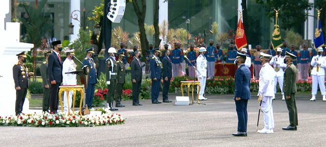 upacara peringatan hut ke 76 tni di istana merdeka