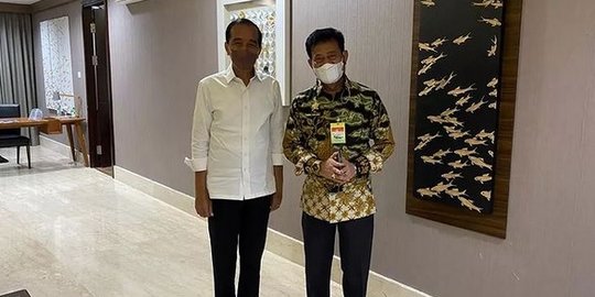Foto Jokowi Bareng Mentan, Kaki Kepala Negara Jadi Pembicaraan