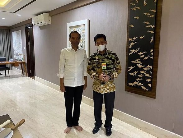 presiden jokowi dan menteri pertanian indonesia syahrul yasin limpo