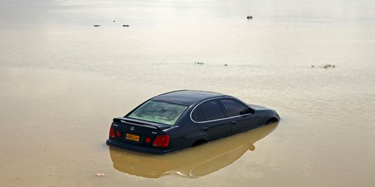 Banjir Akibat Terjangan Topan Shaheen Rendam Oman