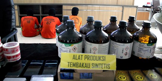 Polres Bogor Ciduk 3 Pemuda Peracik Tembakau Sintetis di Bandung