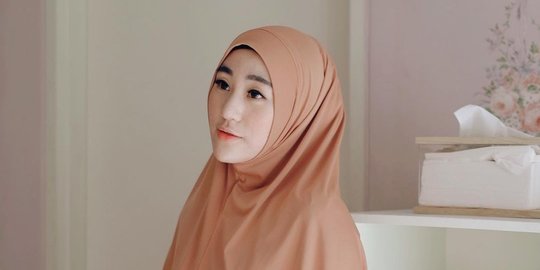 5 Potret Terbaru Larissa Chou, Dipuji Makin Cantik dan Bercahaya