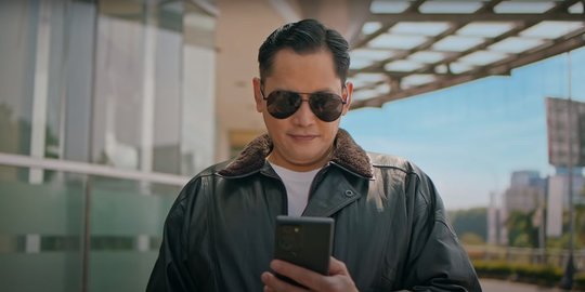 Muncul Perdana dengan Jaket Hitam, Onky Alexander Ajak Penggemar Rajin Menabung