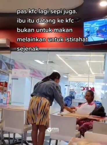 melihat aksi 039menyentuh hati039 perempuan ketemu wanita tuli istirahat di depan resto