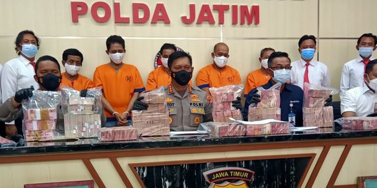 Polisi Gagalkan Peredaran Uang Palsu Rp3,8 Miliar di Jawa Timur, 5 Pelaku Ditangkap