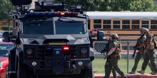 Suasana Mencekam Usai Penembakan di Sekolah Texas