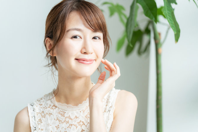 dorsquos and donrsquots melakukan perawatan wajah dengan skincare yang mengandung vitamin c