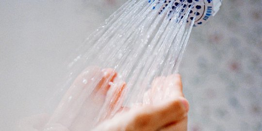 Niat Mandi Wajib Lengkap dengan Tata Caranya, Ketahui Adab yang Perlu Dilakukan