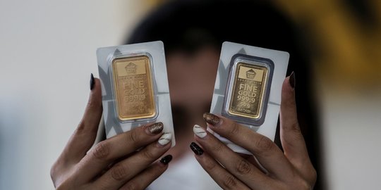 Harga Emas Turun Rp4.000 Menjadi Rp914.000 per Gram