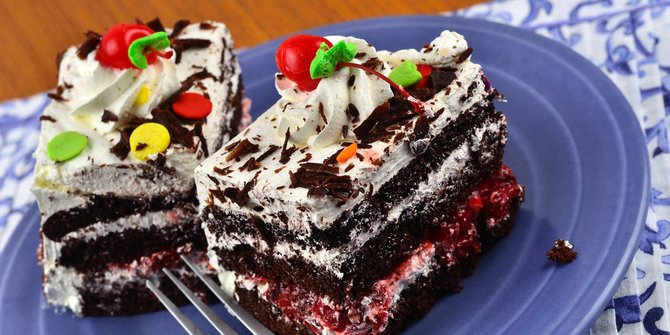 Aneka Resep Black Forest Lembut Dan Lezat, Camilan Manis Favorit ...