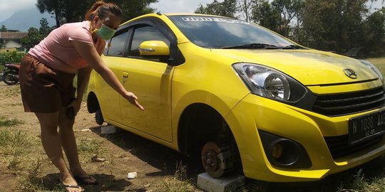 Velg Mobil Milik Wanita Pemandu Karaoke Digondol Pencuri Saat Liburan ke Batu