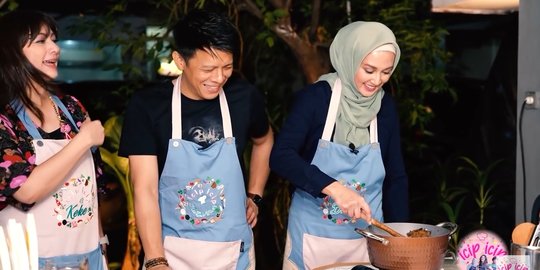 Ariel Noah Dijodoh-jodohkan dengan Dina Lorenza, Intip Potret Saat Masak Bareng