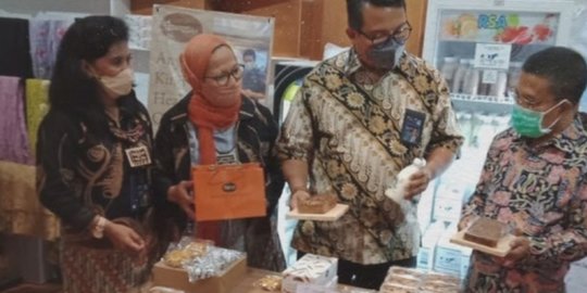 Kisah Sukses Koki Asal Surabaya, Korban PHK Pandemi Kini Punya Bisnis Kue