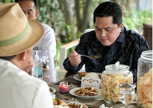 ridwan kamil dan erick thohir makan jengkol