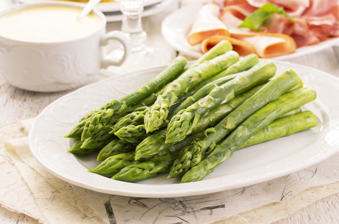 ilustrasi asparagus