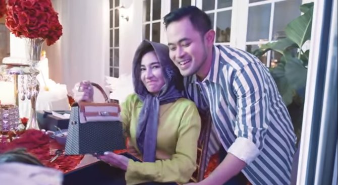 momen ulang tahun crazy rich malang dihadiri para artis amp dapat tas rp4 miliar