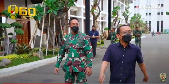 Jelang Pergantian Panglima, Mensesneg Kunjungi Kasad Andika di Mabes TNI AD