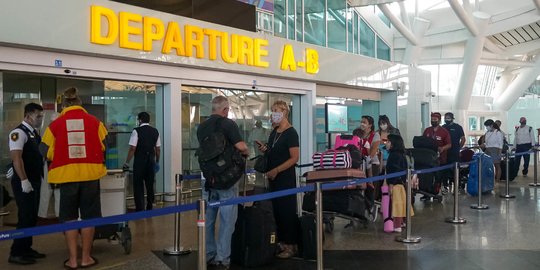 Pemprov Bali Uji Coba Kurangi Karantina Wisman Tiba di Bandara Ngurah Rai jadi 5 Hari