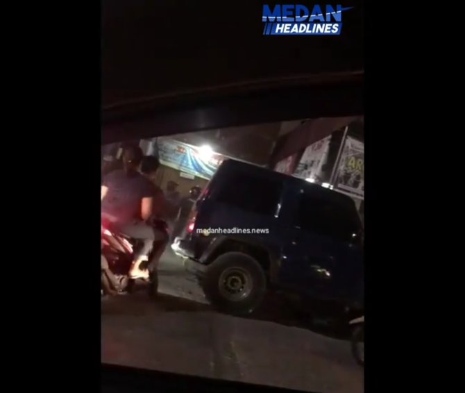pengendara motor di medan aniaya pria usai tabrak mobilnya begini kronologinya