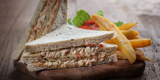 11 Resep Sandwich Ikan Gurih, Camilan Lezat, Sehat, dan Mengenyangkan