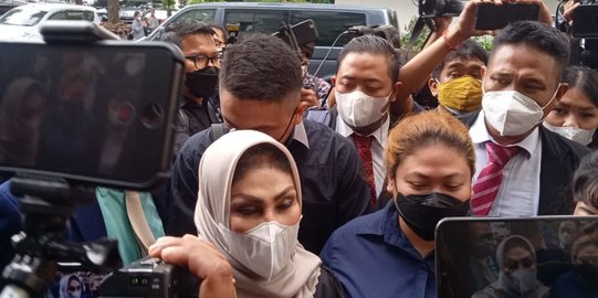 Usai Diperiksa Polisi, Anak Nia Daniaty Mengaku Masuk Angin