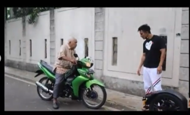 ini sosok pak tua yang diomeli baim wong