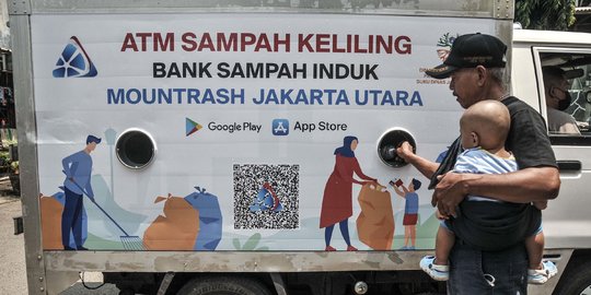 Menambah Penghasilan dengan ATM Sampah Keliling