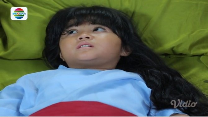 curi perhatian ini momen artis cilik naqueenza bermain di pintu berkah indosiar