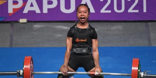 Aksi Lifter Susi Susanti Pecahkan Rekor Asia di PON Papua