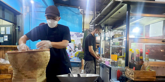 Kisah Bang Tigor, Eks Pegawai KPK Jadi Pedagang Nasi Goreng Pinggir Jalan