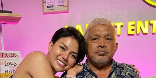 Foto Bareng Bapak Tua yang Diomeli Baim Wong, Nikita Mirzani: Kakek Gue Ni Sekarang