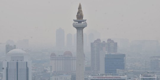 Sumber Terbesar Polusi Udara di Jakarta Berasal dari Transportasi & Industri