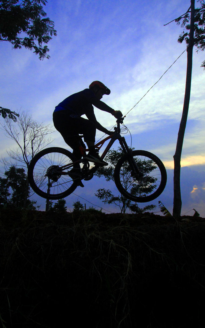 trekking sepeda kanhay bike park