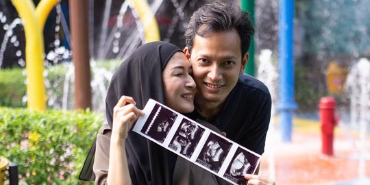 Selamat! Potret Bahagia Fedi Nuril Sampaikan Kabar Sang Istri Hamil Anak Ketiga
