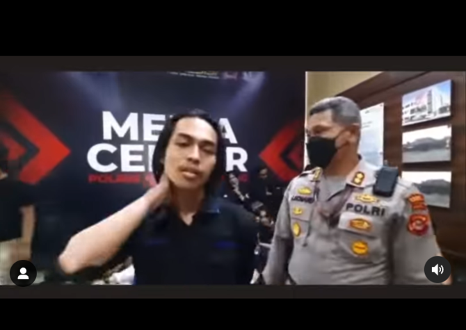 pendemo di smackdown polisi netizen curiga dalam tekanan