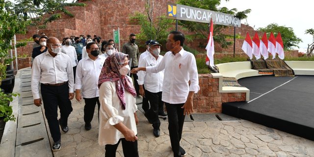 Jokowi Resmikan Penataan Sejumlah Kawasan Di Puncak Waringin Labuan Bajo Merdeka Com<script async src=